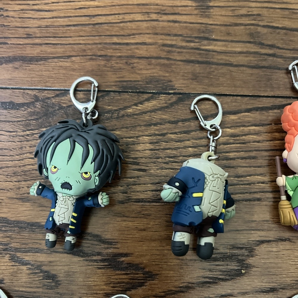 Disney Hocus Pocus Figural Clip Lot Of 11 Keychains- Cat Damaged See Pics - Picture 2 of 13